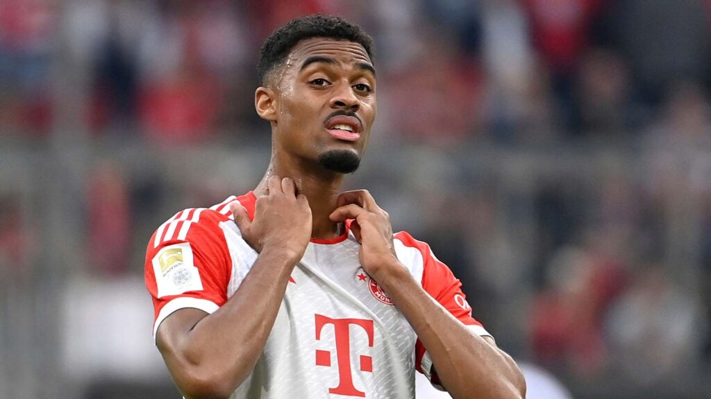 Gravenberch chỉ muốn đến M.U Gravenberch chỉ muốn đến M.U