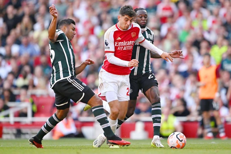 M.U cần khẩn trương tái thiết lại hàng tiền vê.