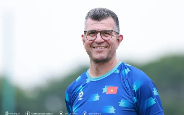 cau-ay-sinh-ra-la-de-phat-trien-nen-bong-da-viet-nam