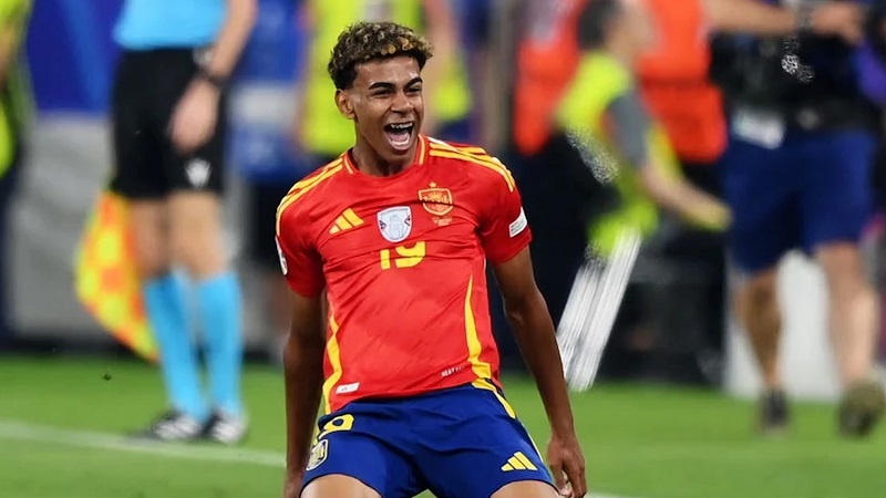 lamine-yamal-tai-nang-som-no-lieu-co-chong-tan