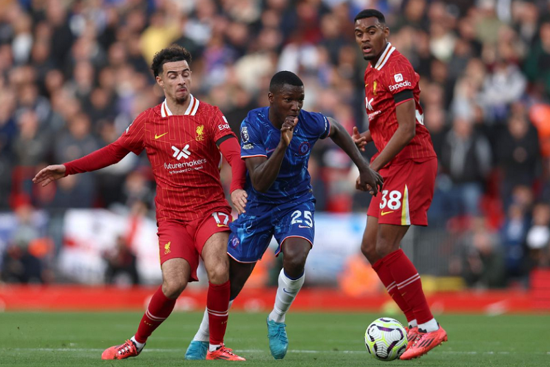 liverpool-chiem-nhieu-loi-the-khi-doi-dau