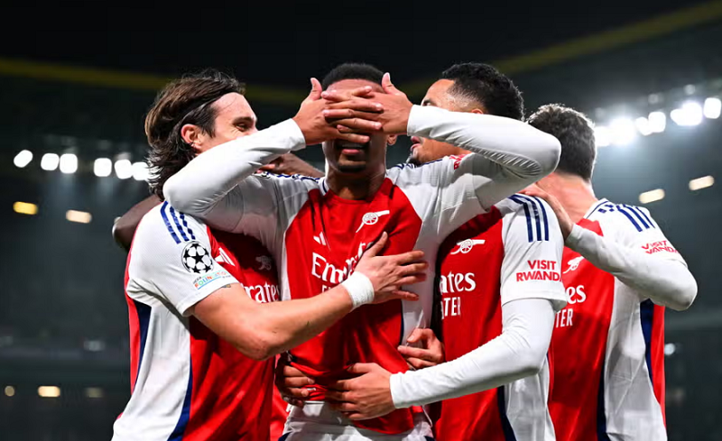 gabriel-magalhaes-va-man-an-mung-che-nhao-gyokeres-cau-chuyen-dang-sau-hanh-dong-tra-dua