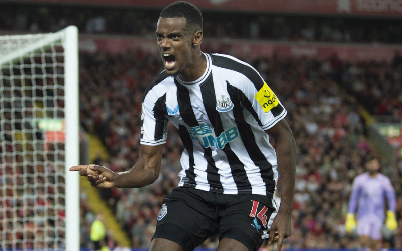 dean-jones-alexander-isak-so-huu-nhung-pham-chat-ma-arsenal-dang-tim-kiem