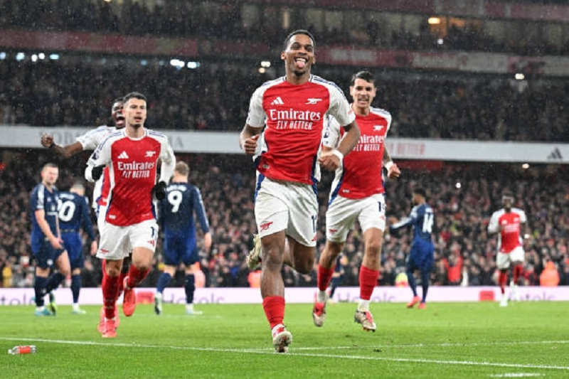 dean-jones-manchester-united-can-phai-khac-phuc-rat-nhieu-dieu-sau-tran-thua-0-2-truoc-ars