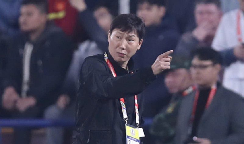 hlv-kim-sang-sik-mot-chien-thang-truoc-philippines-se-giup-dt-viet-nam-dung-dau-bang