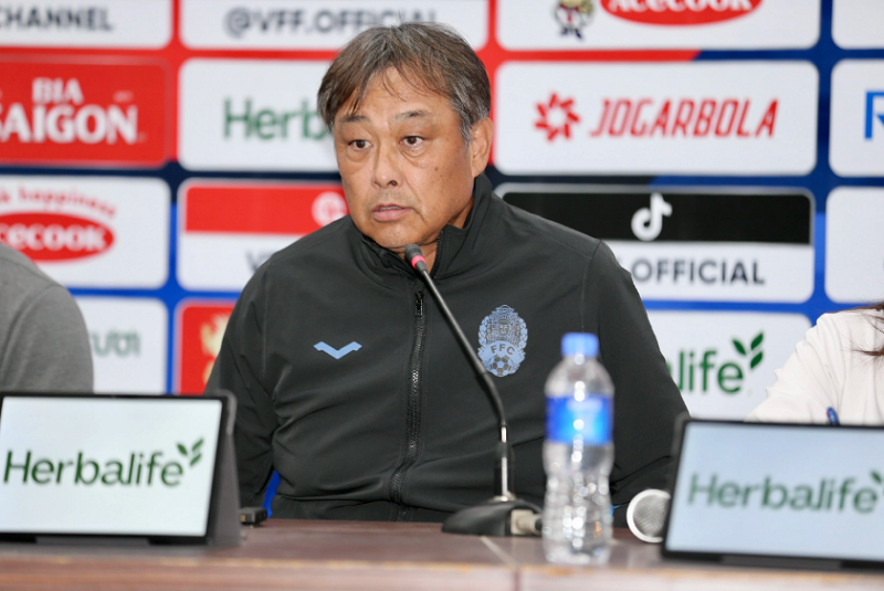 hlv-campuchia-noi-dieu-that-long-sau-khi-bi-dt-viet-nam-danh-bai