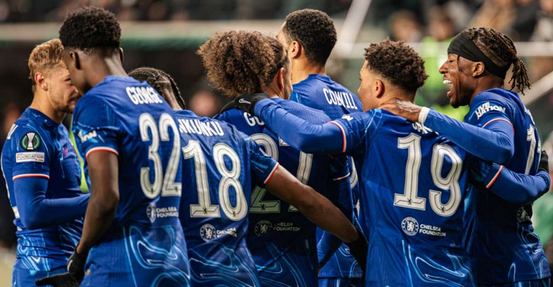 curtis-davies-chelsea-dang-tu-huy-hoai-chinh-minh-trong-cuoc-dua-top-4