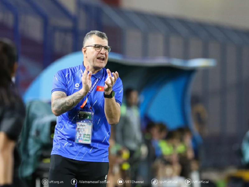 hoa-uc-hlv-roland-tin-u17-viet-nam-se-lam