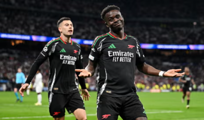 sut-hong-pen-bukayo-saka-noi-gi