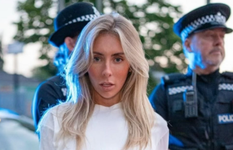 bonnie-blue-va-man-cai-trang-bat-thanh-tai-city-ground