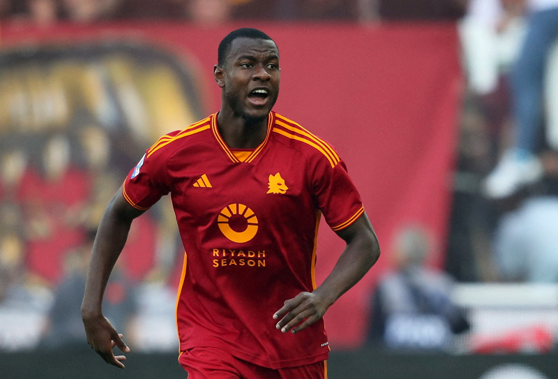 as-roma-quyet-tam-troi-chan-tru-cot-tu-choi-loi-moi-tu-arsenal