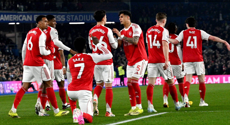 sai-lam-o-chung-ket-khien-arsenal-doi-dien-ap-luc-lon